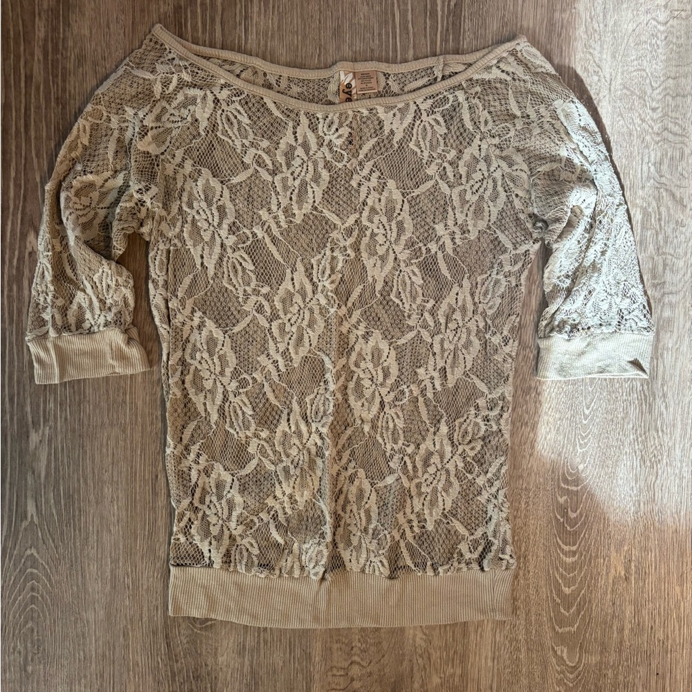 Eyeshadow Lace Blouse in Cream